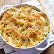Garlic Parmesan Chicken Lasagna Bake - a quick layered casserole-style recipe with simple ingredients and YUMMY garlic parm flavor. 300 calories. | pinchofyum.com