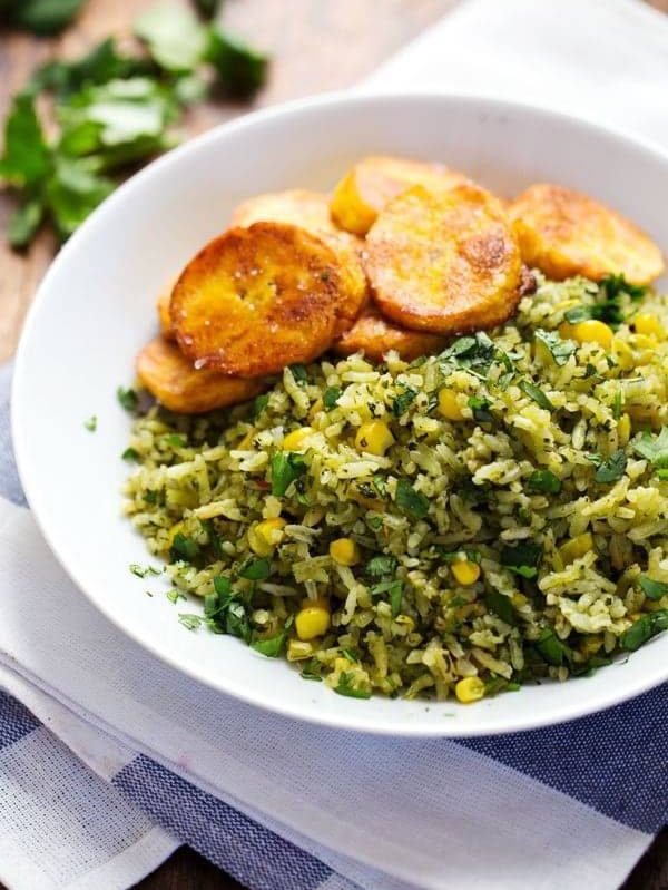 Green Mexican Rice with Corn - the perfect simple summer side! 240 calories. | pinchofyum.com