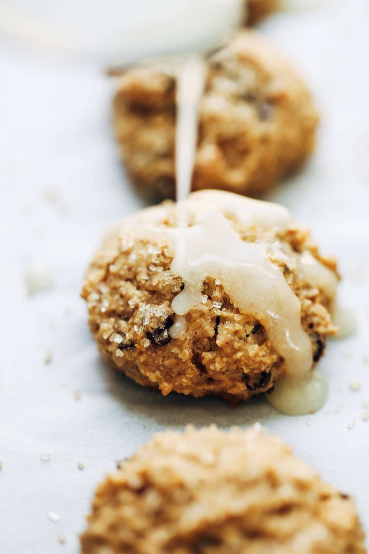 Pumpkin Bites with Maple Glaze are a MUST for pumpkin lovers! made with easy ingredients like oats, pumpkin, maple syrup, and olive oil. | pinchofyum.com Pumpkin Bites with Maple Glaze are a MUST for pumpkin lovers! made with easy ingredients like oats, pumpkin, maple syrup, and olive oil. | pinchofyum.com